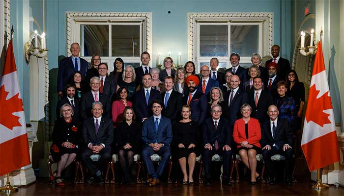 دولت جدید کانادا با ۳۷ عضو دیروز معرفی شد و سوگند یاد کرد