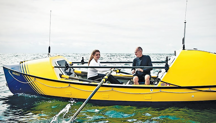 این پدر و دختر اهل انتاریو دارند ۸ هزار کیلومتر را با قایق پارویی سفر می‌کنند