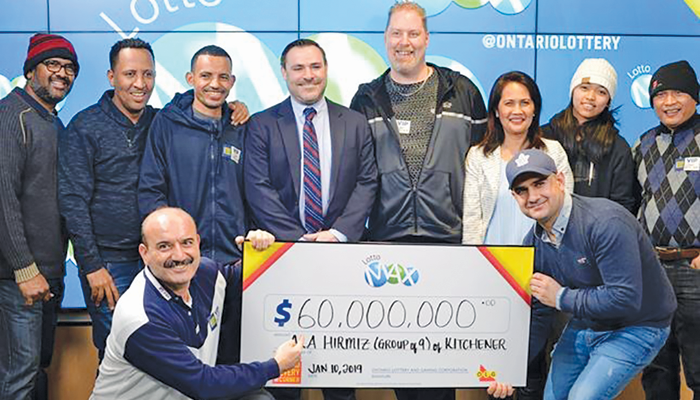 Photo of ۸ کارگر مهاجر و یک نیوکامر در انتاریو با هم برنده لاتاری ۶۰ میلیون دلاری شدند