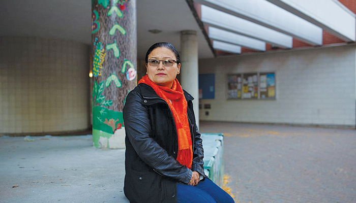 Photo of زنان مهاجر در کانادا درآمد کمتری دارند و با چالش‌های شغلی بیشتری مواجه هستند