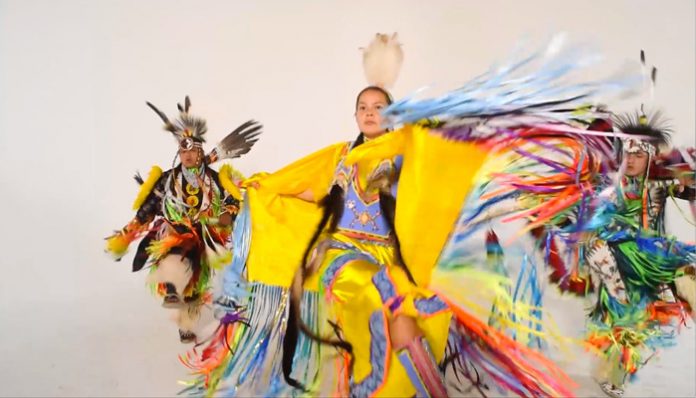 Photo of روز ملی بومیان کانادا؛ کجا می‌توانیم زندگی پر راز و رمز آنها را از نزدیک تجربه کنیم؟