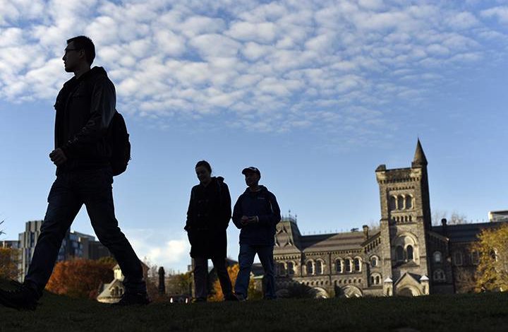 بامداد پردلهره در دانشگاه تورنتو؛ پلیس به‌دنبال سیاه‌پوش مسلح