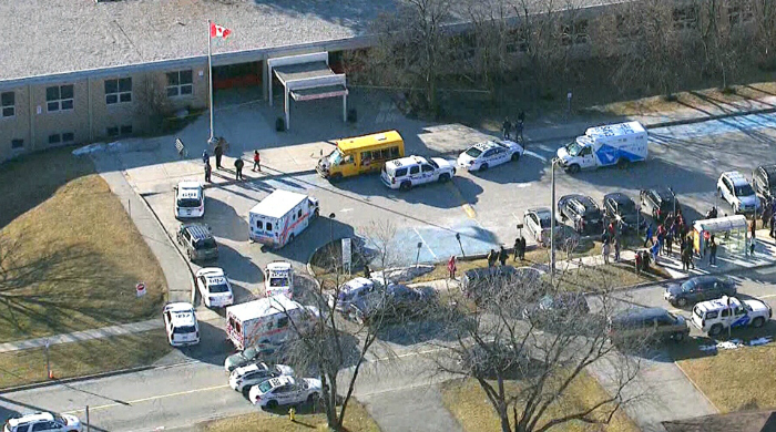 صبح امروز - دختری با چاقوکشی در یک دبیرستان در شرق تورنتو هشت نفر را زخمی کرد