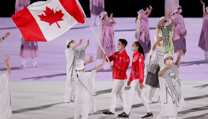 رژه تیم ملی کانادا در مراسم افتتاحیه بازی‌های المپیک توکیو ۲۰۲۱، همراه با دو پیشنهاد برای این آخر هفته شما