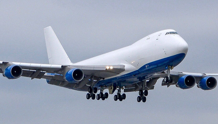 Photo of یک هواپیمای غول‌پیکر بدون نشان اماراتی در فرودگاه تورنتو فرود آمده است؛ آیا پای شیخ محمد در میان است؟