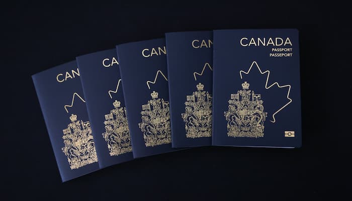 Photo of طراحی پاسپورت کانادا پس از ۱۰ سال تغییر می‌کند و تمدید گذرنامه از پاییز امسال آنلاین می‌شود‎‎
