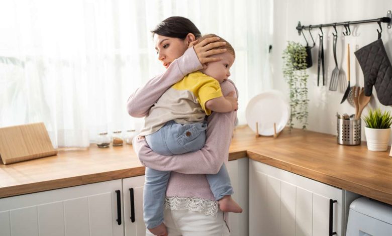 Photo of بسیاری از صاحب‌خانه‌های کانادایی به مادران مجردی که فرزند دارند، خانه اجاره نمی‌دهند
